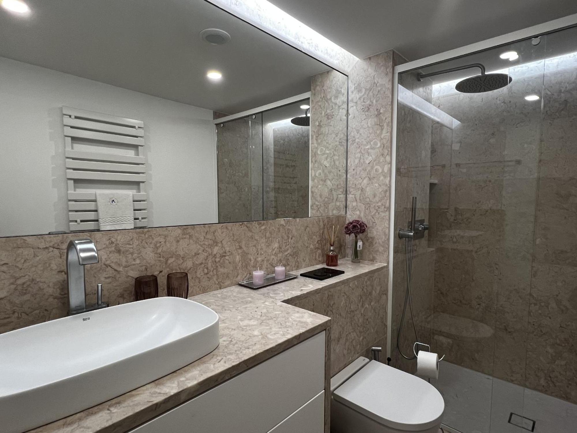 Atrium, Luxury With Sea View And Pool Apartment